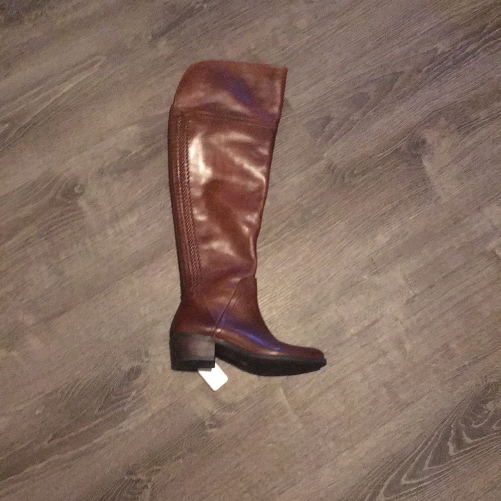 Leather boots chestnut colored knee high , size 6.5 beautiful shape NWOB.